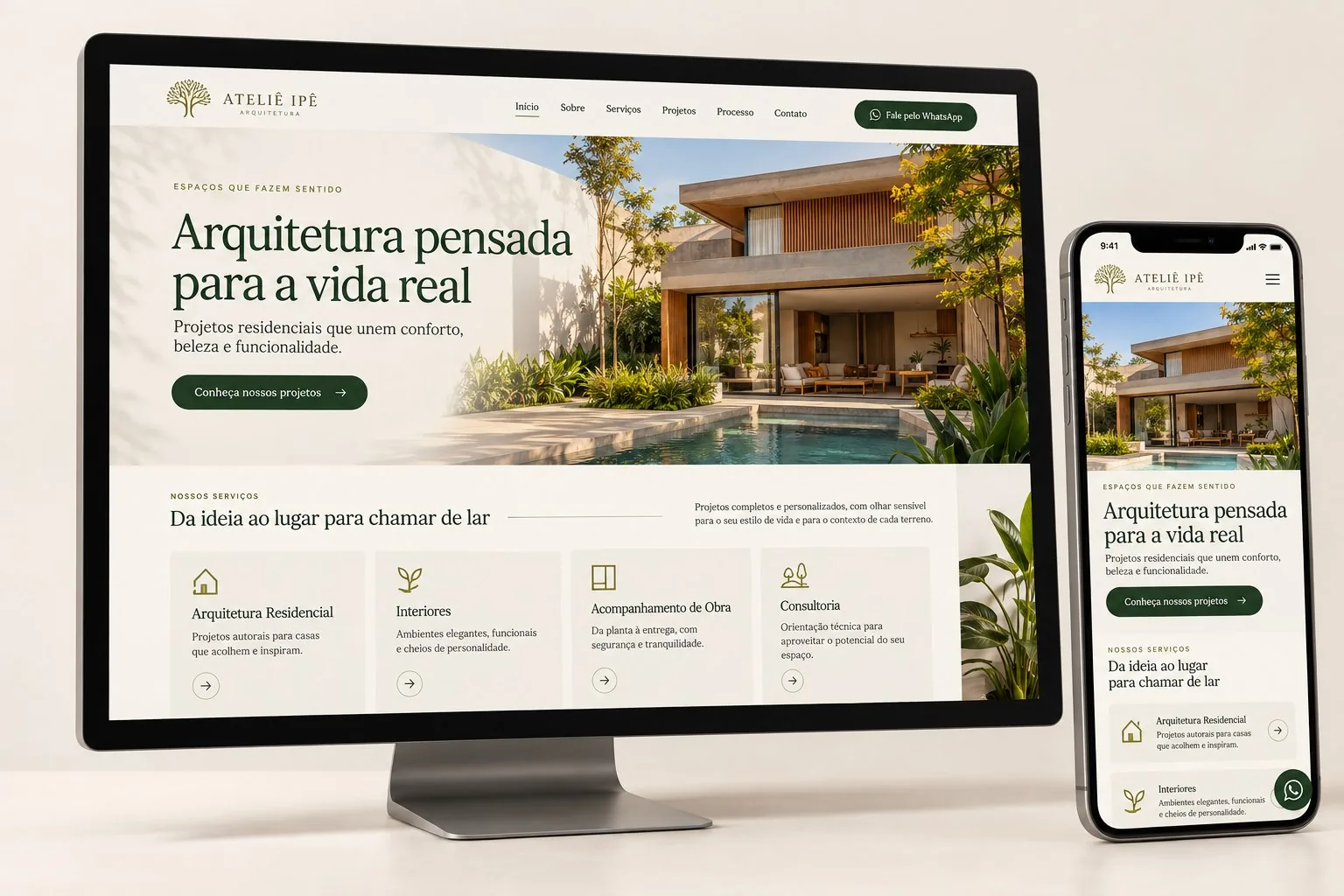 Computador e celular exibindo o site fictício do Ateliê Ipê Arquitetura, exemplo de projeto entregue a uma agência parceira
